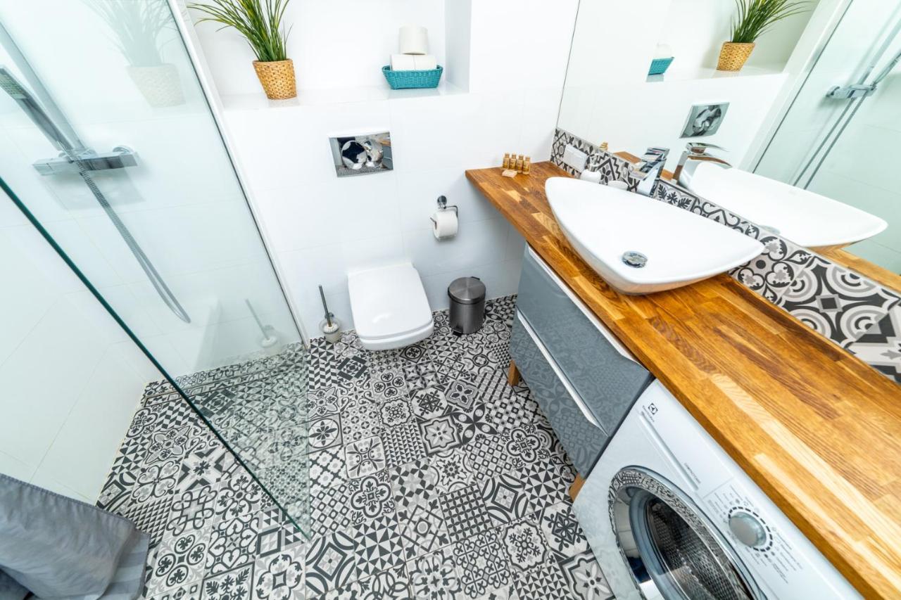 Bright - Neptun Park By Oneapartments Gdansk Bagian luar foto